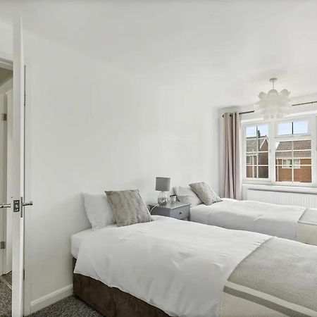 Bright & Spacious With Garden & Parking Nottingham Eksteriør bilde