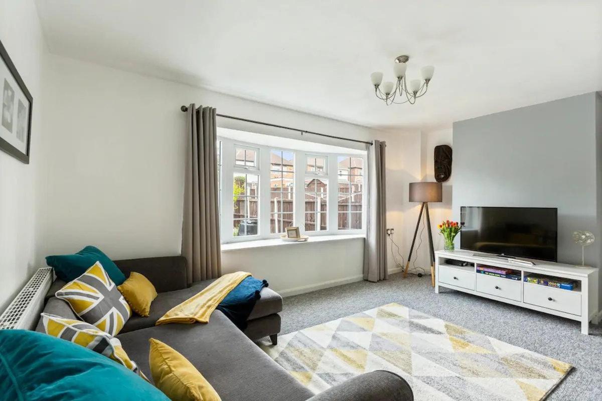 Bright & Spacious With Garden & Parking Nottingham Eksteriør bilde