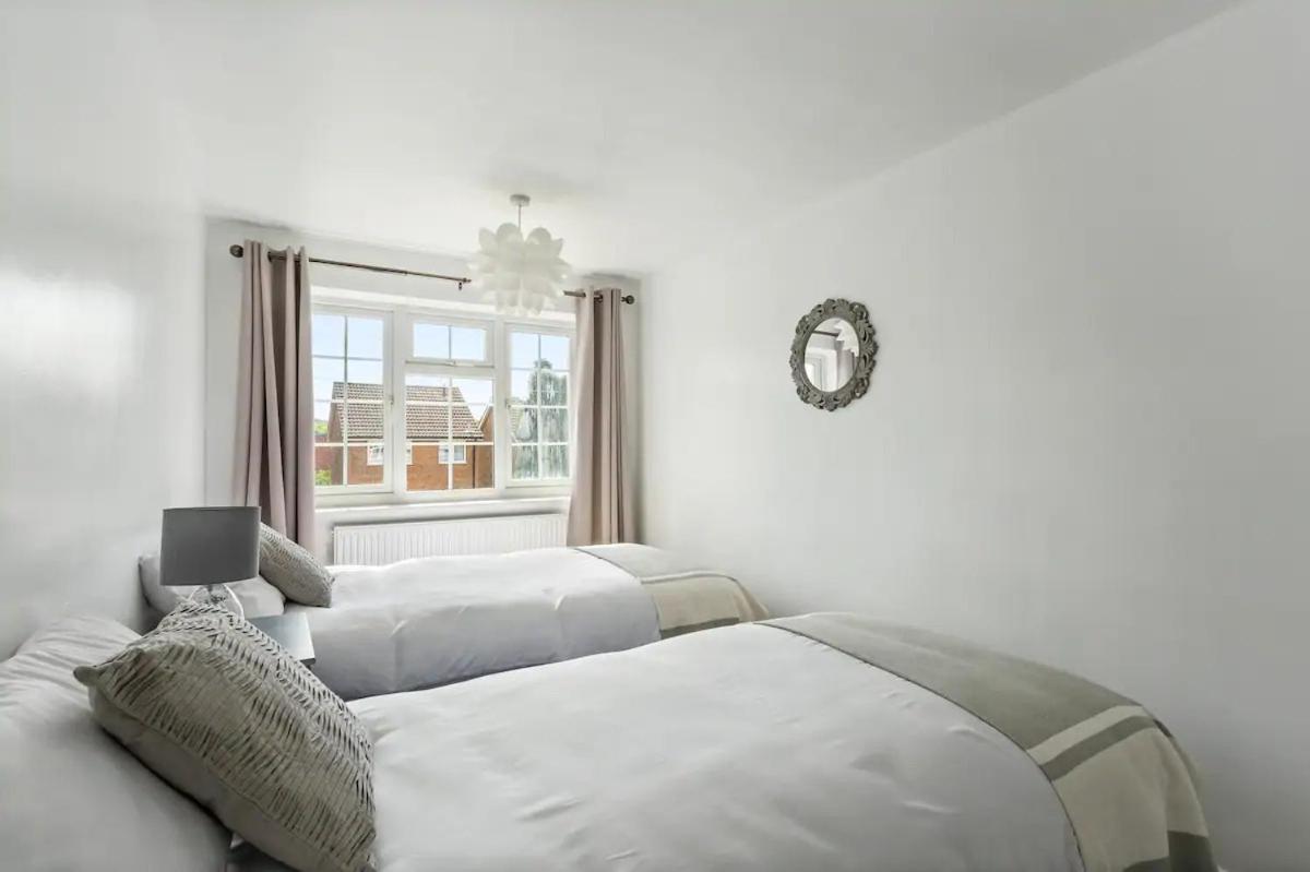 Bright & Spacious With Garden & Parking Nottingham Eksteriør bilde