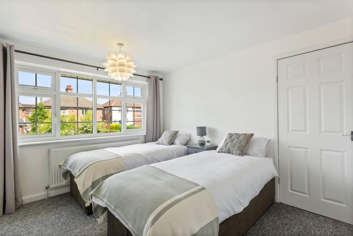Bright & Spacious With Garden & Parking Nottingham Eksteriør bilde
